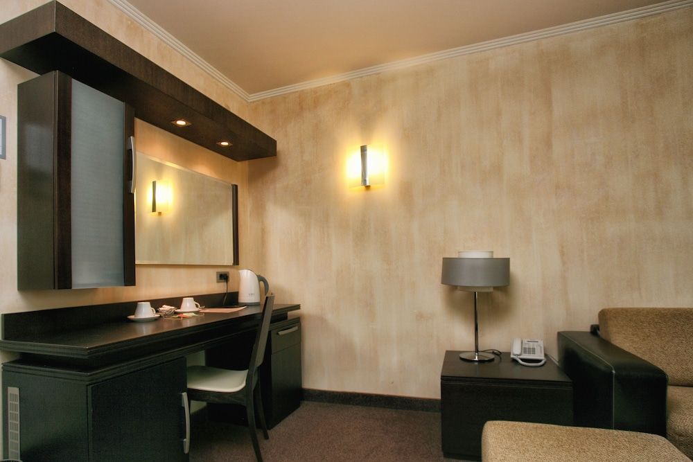 Monte Casa Spa & Wellness Family Room, Balcony, Park View 4