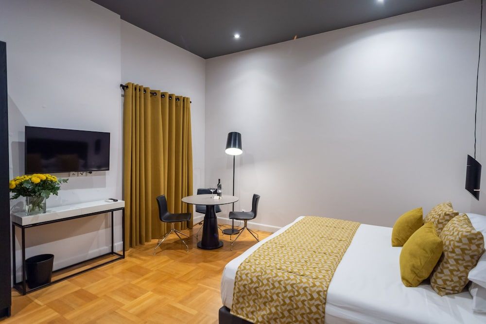 undefined 33 Solonos Suites 9