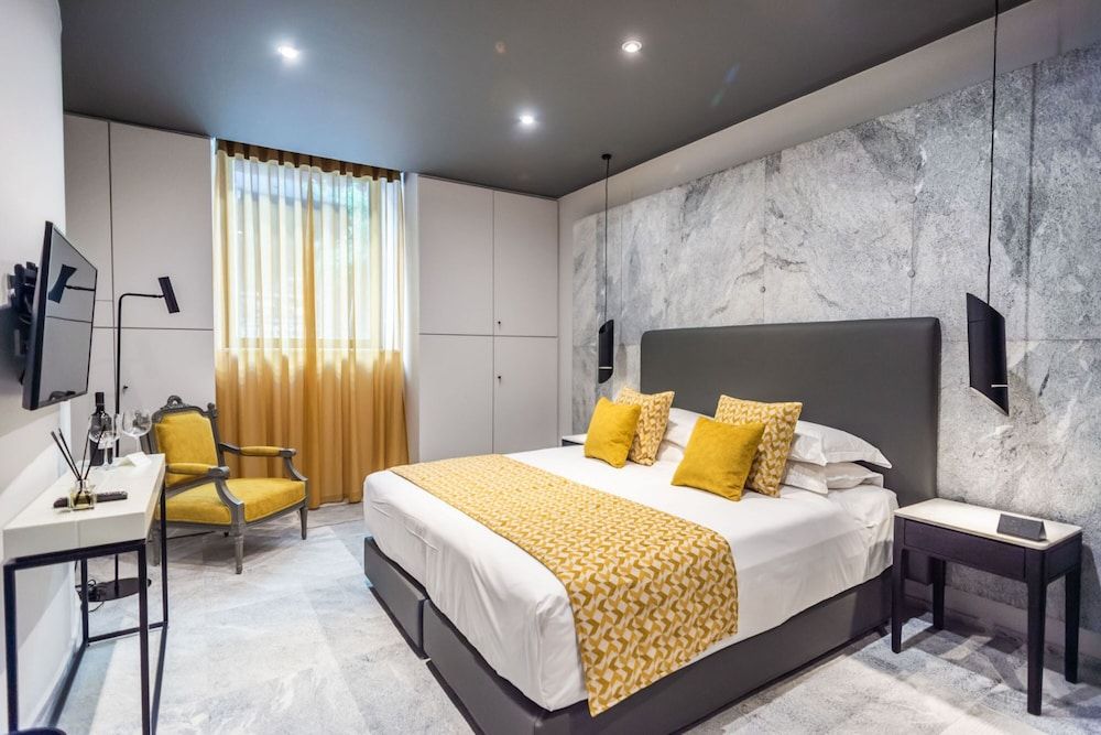 undefined 33 Solonos Suites 2