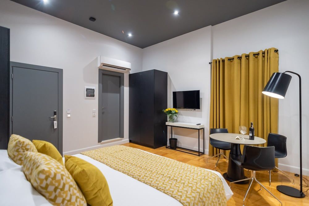 undefined 33 Solonos Suites 10