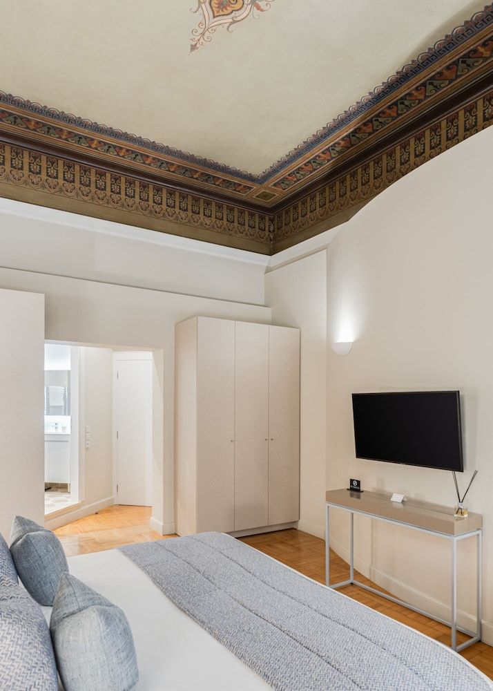 33 Solonos Suites Superior Suite 15