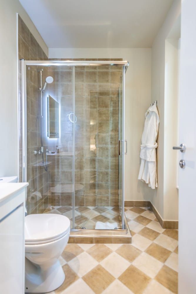 33 Solonos Suites Standard Suite, Balcony 9