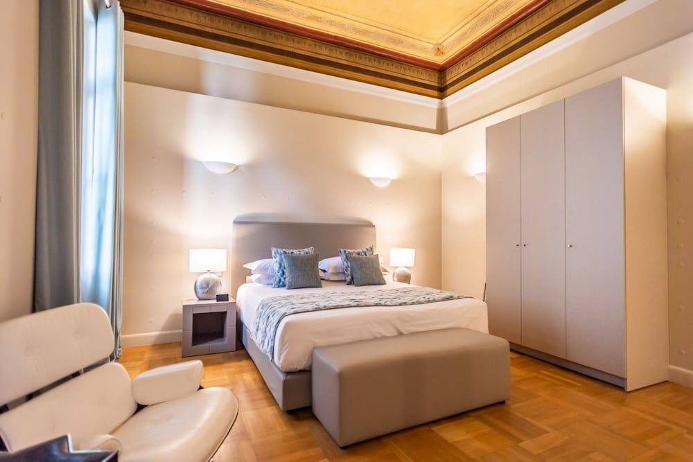 undefined 33 Solonos Suites 3