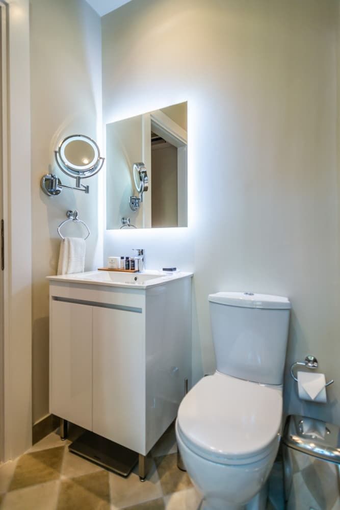 33 Solonos Suites Standard Suite, Balcony 10