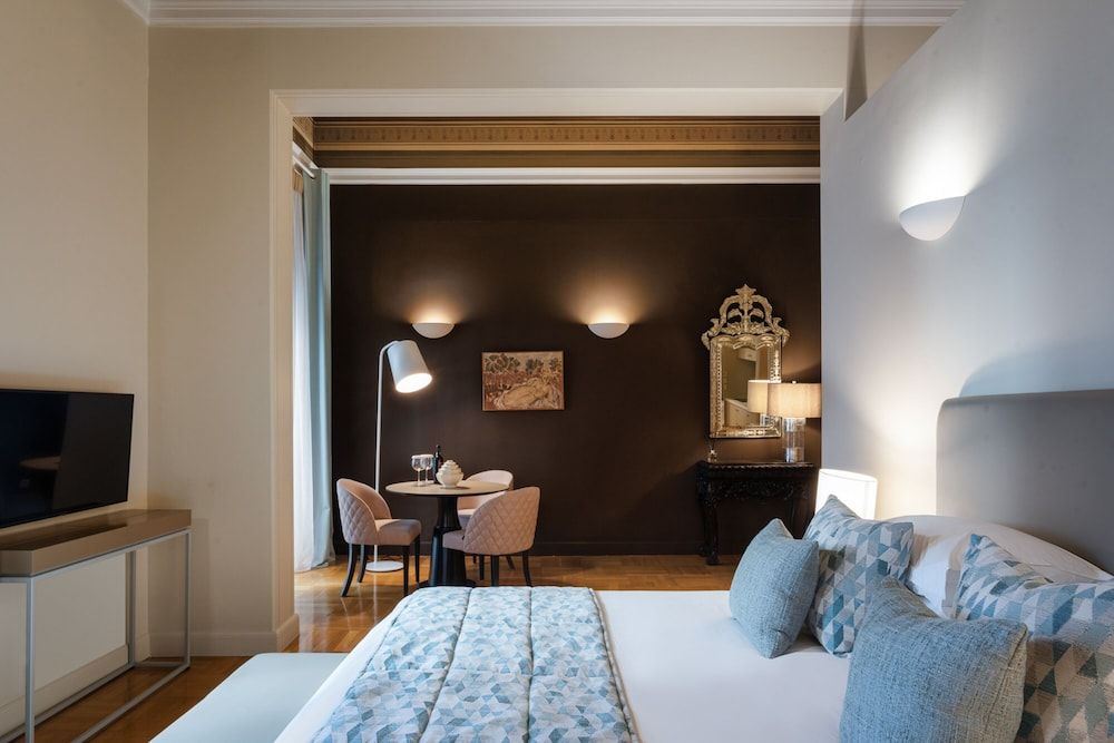 33 Solonos Suites Superior Room, 1 Queen Bed 4
