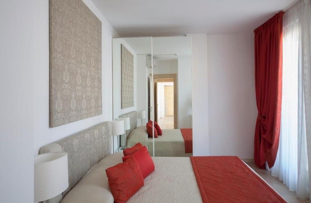 Di Sabatino Resort Suite with Jacuzzi