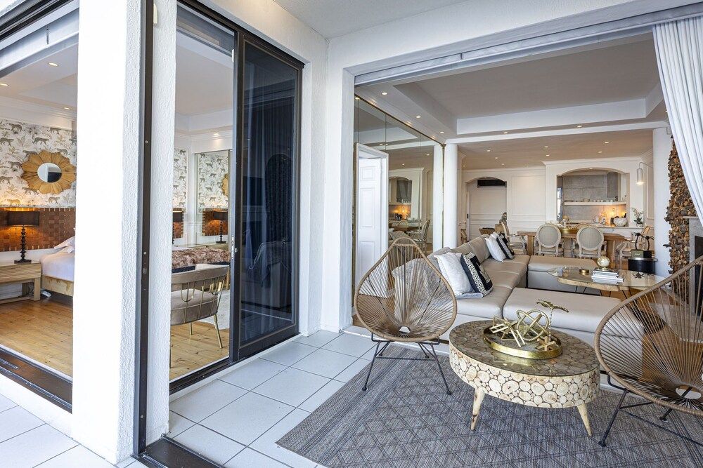 Clifton YOLO Spaces – Clifton Beachfront Apartments Clifton YOLO Spaces Clifton Beachfront Dream 18