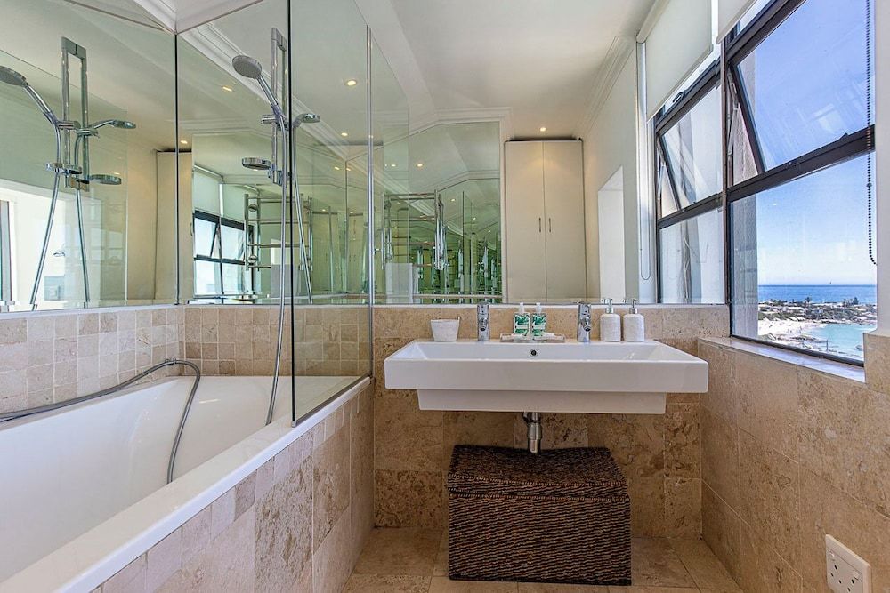 Clifton YOLO Spaces – Clifton Beachfront Apartments Clifton YOLO Spaces Clifton Beachfront Magic 25