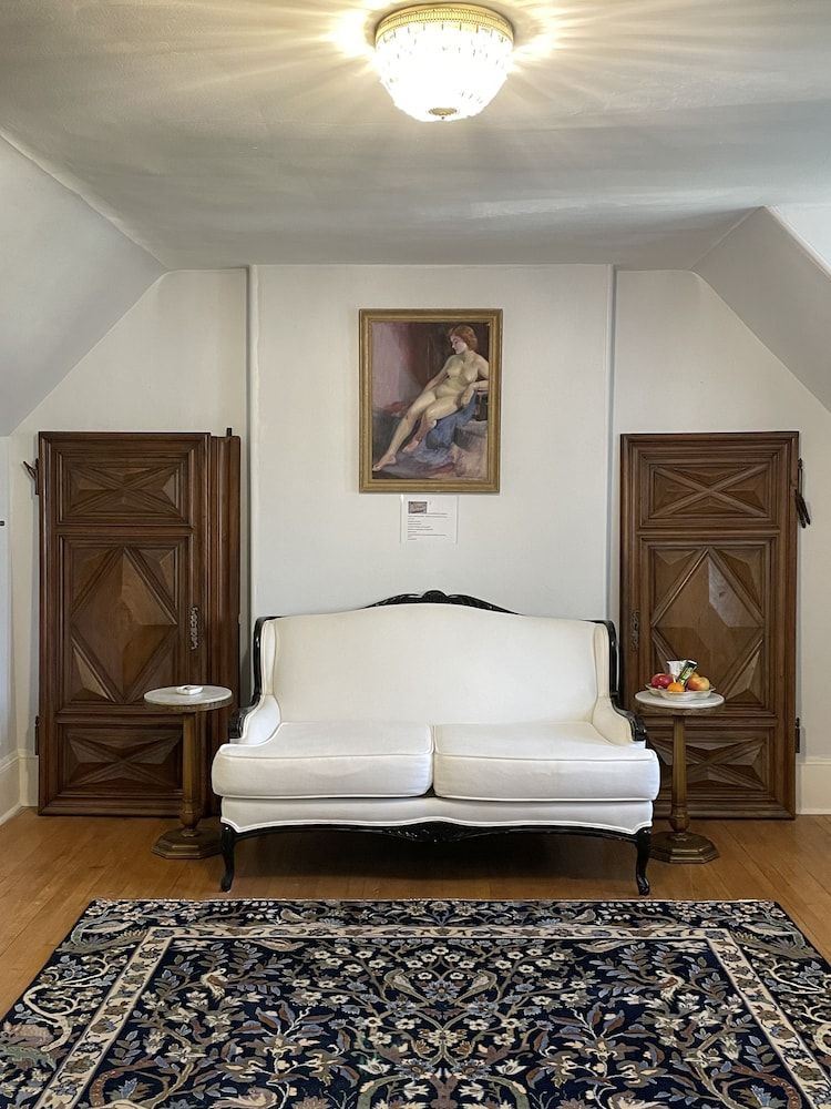 1000 Islands B&B – The Bulloch House King George VI, 1 King Bed, Non Smoking 5