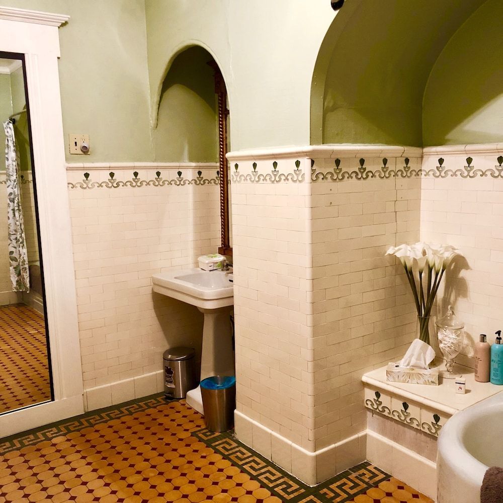 1000 Islands B&B – The Bulloch House Godfrey, 1 King Bed, Non Smoking 4