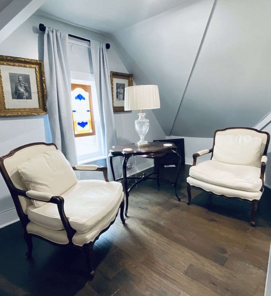 1000 Islands B&B – The Bulloch House King George VI, 1 King Bed, Non Smoking 12