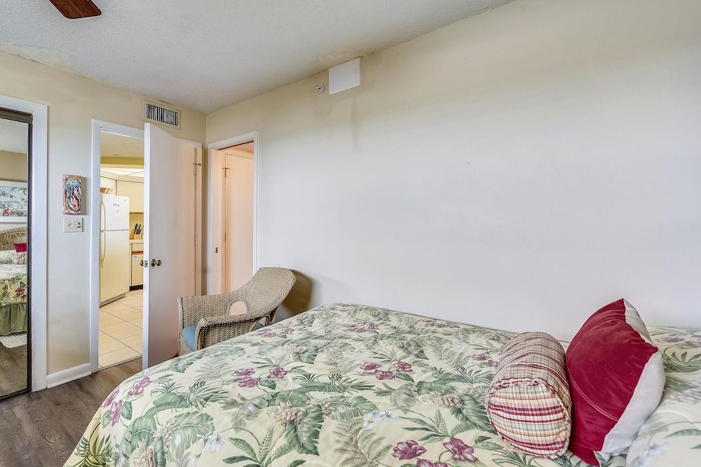 Condo, 2 Bedrooms, Balcony, Ocean View (710B)