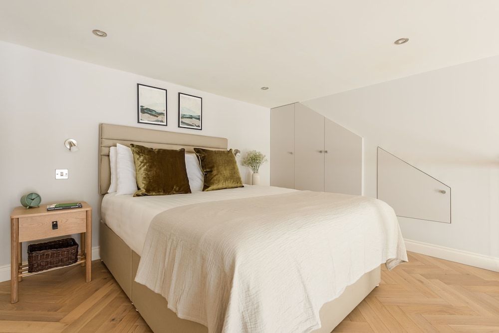 Museum Apartments Apartment, Mezzanine 3