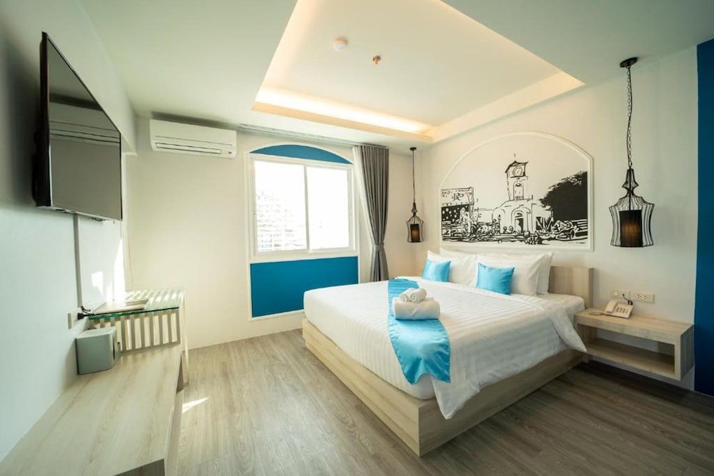 Peranakan House Deluxe Double Room 6