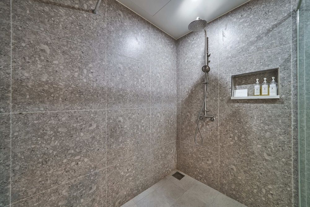 BON Hotel Standard Double Room 3