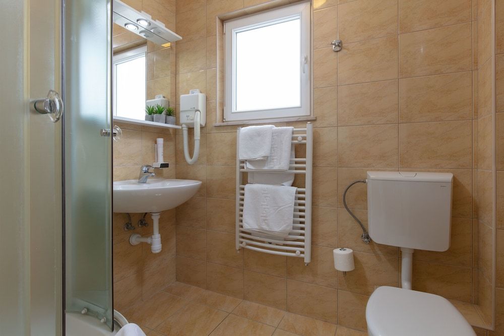 Pansion Amigos Triple Room, Balcony, Sea View 7