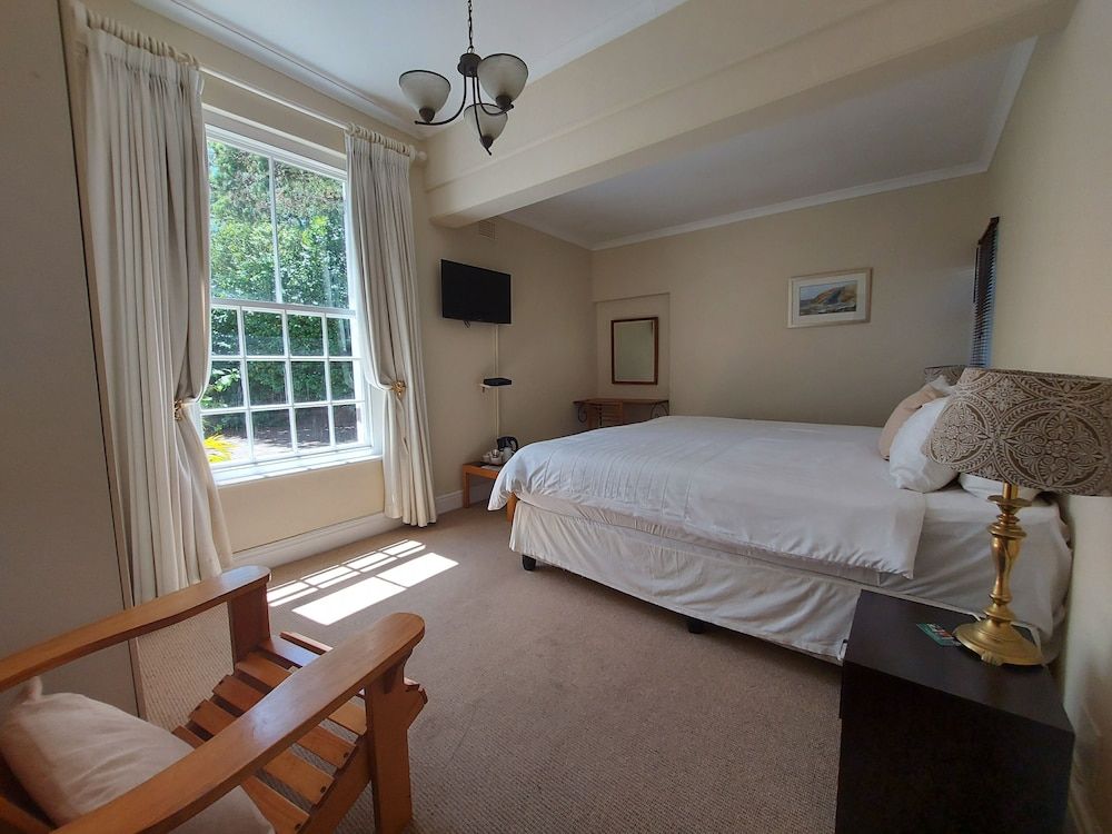 Newlands Guest House Deluxe Double Room, Ensuite 2