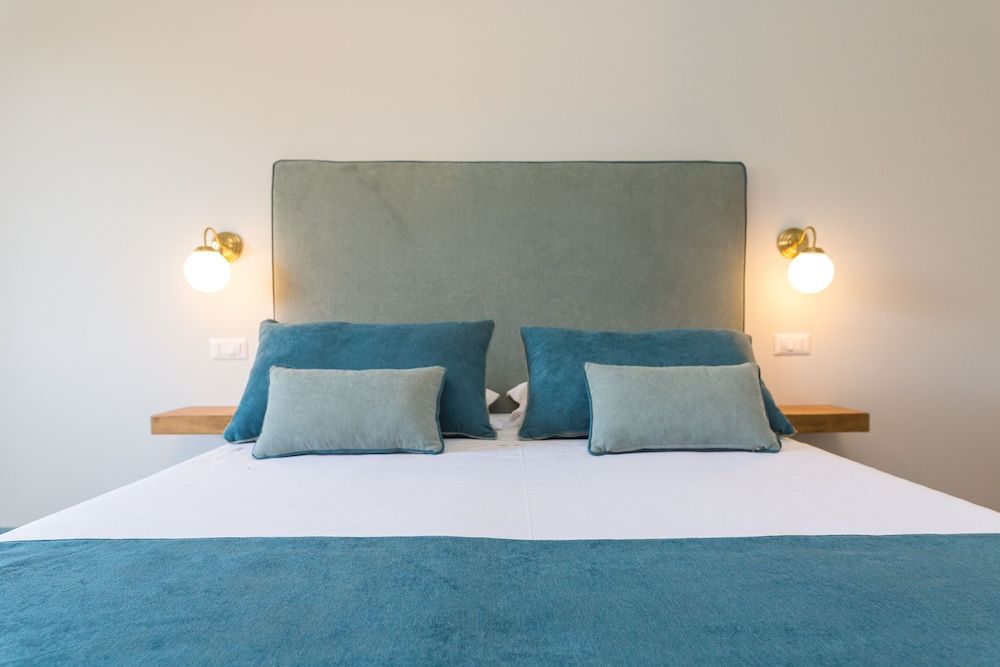 undefined Sorrento Pool&Suites 9