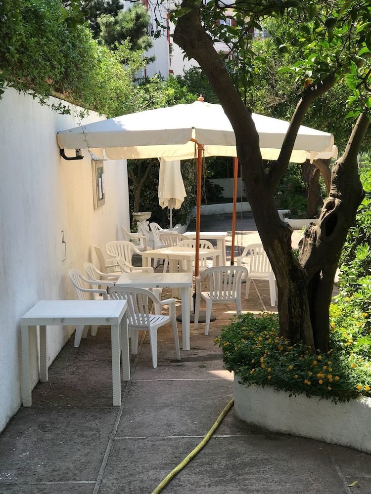 undefined Sorrento Pool&Suites 5