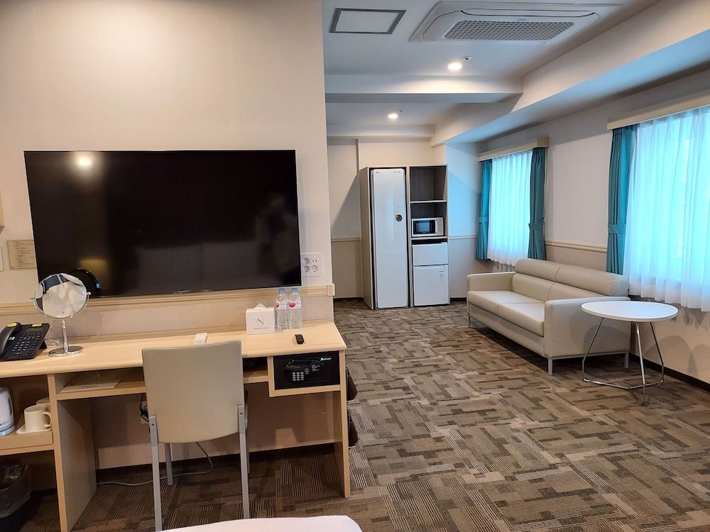 Toyoko Inn Changwon Residence Deluxe Double Non-Smoking 3