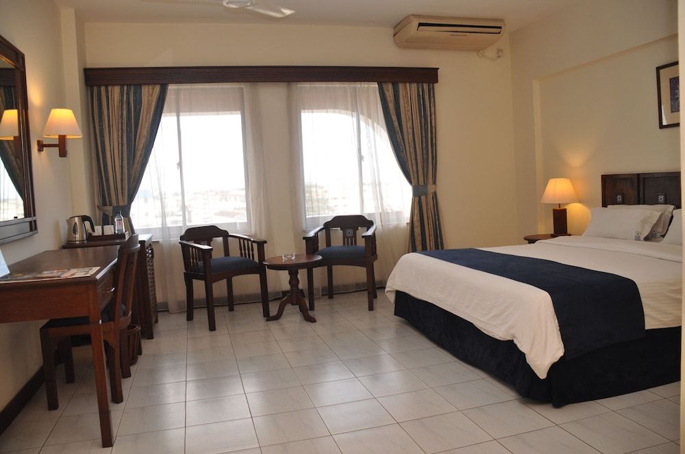 Royal Court Hotel Executive Room, Non Smoking 2