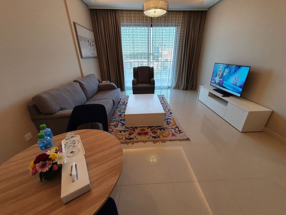 The Jewel Hotel Deluxe Suite, 1 Bedroom 5