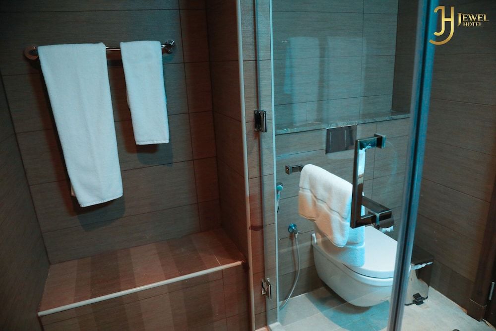 The Jewel Hotel Executive Suite, 2 Bedrooms 5