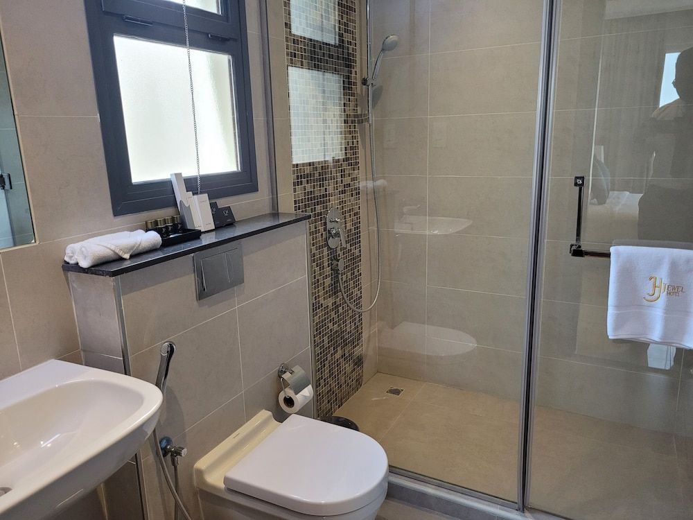 The Jewel Hotel Deluxe Suite, 1 Bedroom 2