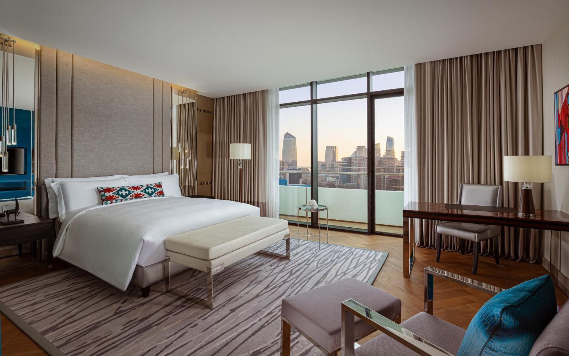Grand Deluxe, Guest room, 1 King