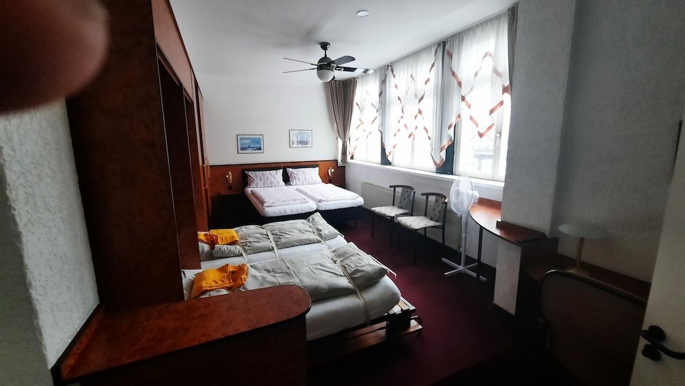 Hotel Corveyer Hof Quadruple Room 2