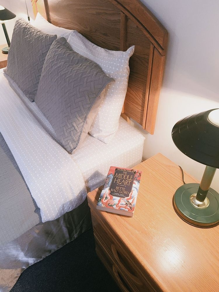 Alpine Meadows Lodge Comfort Room, 1 Queen Bed 21