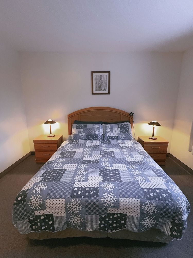 Alpine Meadows Lodge Comfort Room, 1 Queen Bed 5