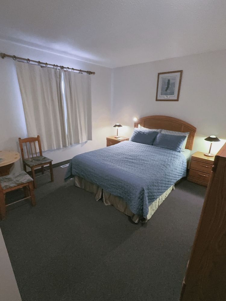 Alpine Meadows Lodge Comfort Room, 1 Queen Bed 4