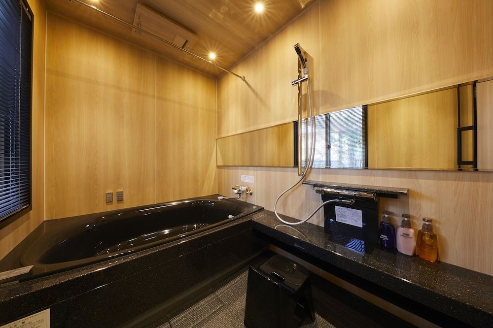 Rinn Shirakawa South Deluxe Twin Room 9