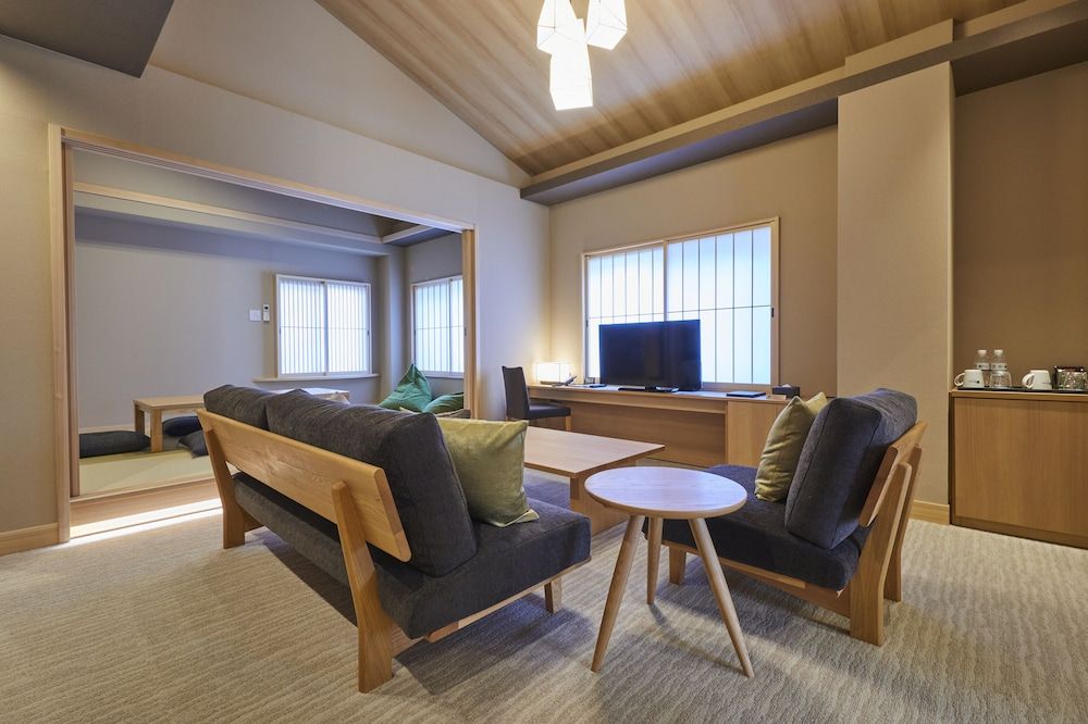 Rinn Shirakawa South Deluxe Twin Room 10