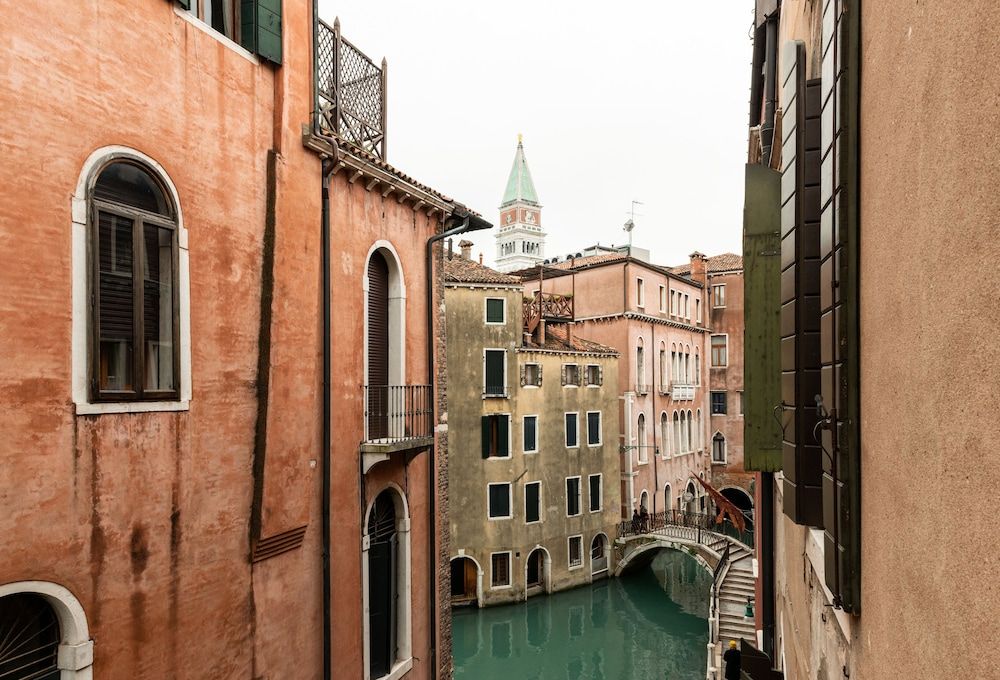 undefined Luxury Venetian Rooms