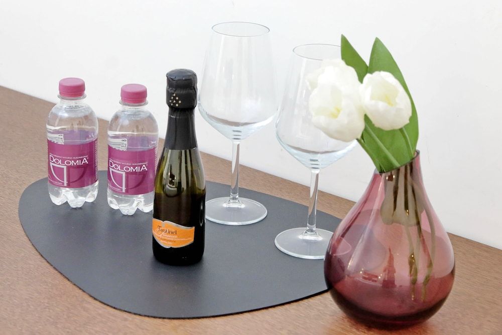 undefined Youroom Carrozze 6