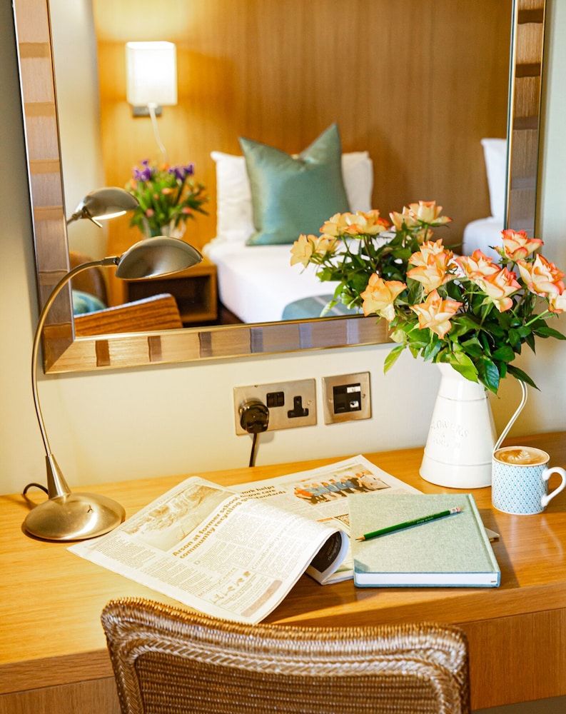 Lanhydrock Hotel and Golf Club Twin Room 4