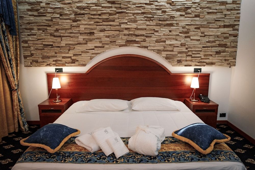 River Palace Hotel Deluxe Double or Twin Room 3