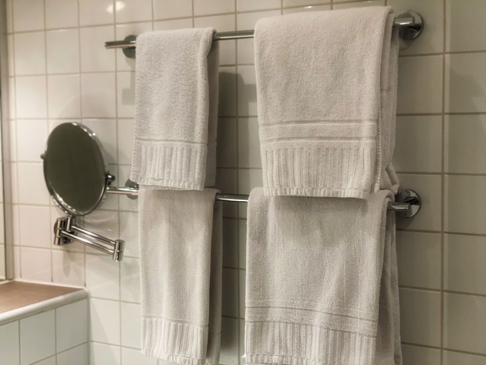 Dialog Hotel Villan Standard Triple Room 4