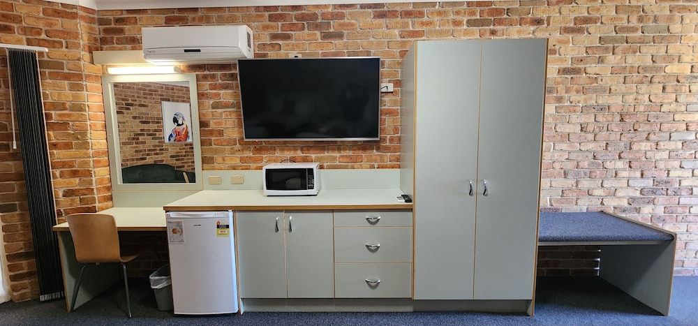 Golf Club Motor Inn Wingham Family Room 4