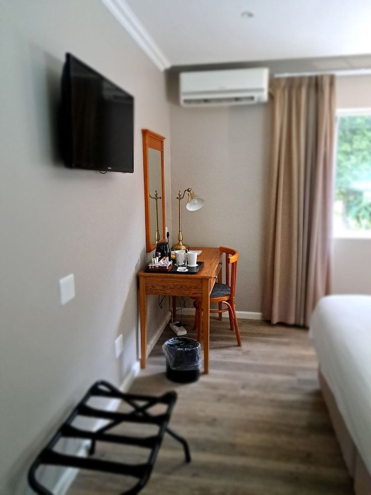 Premier Express Inn George Standard Room 2