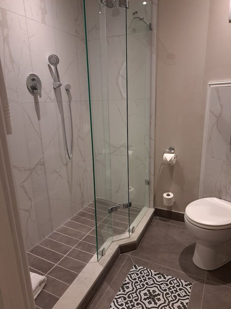 Premier Express Inn George Standard Room 7