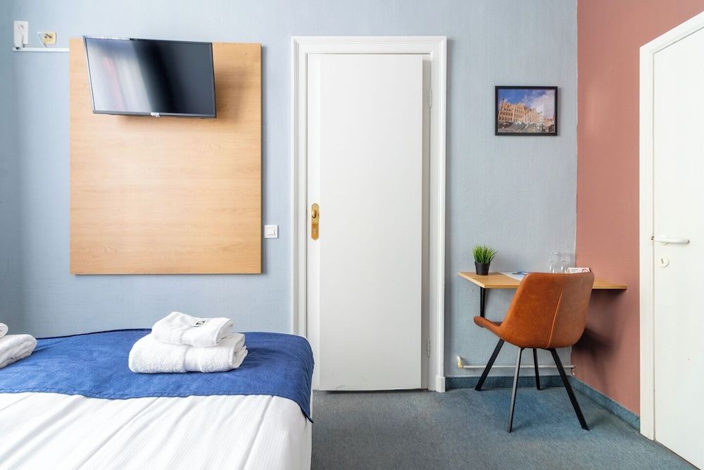 Montovani Economy Double Room 9