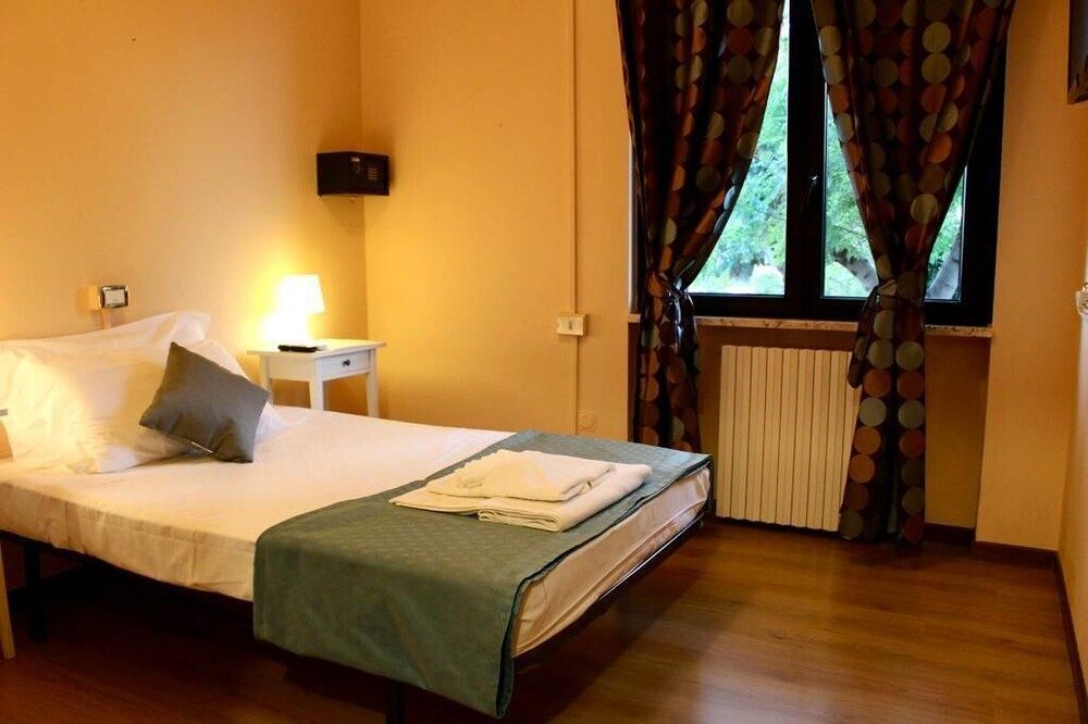 Deluxe Double Room Single Use