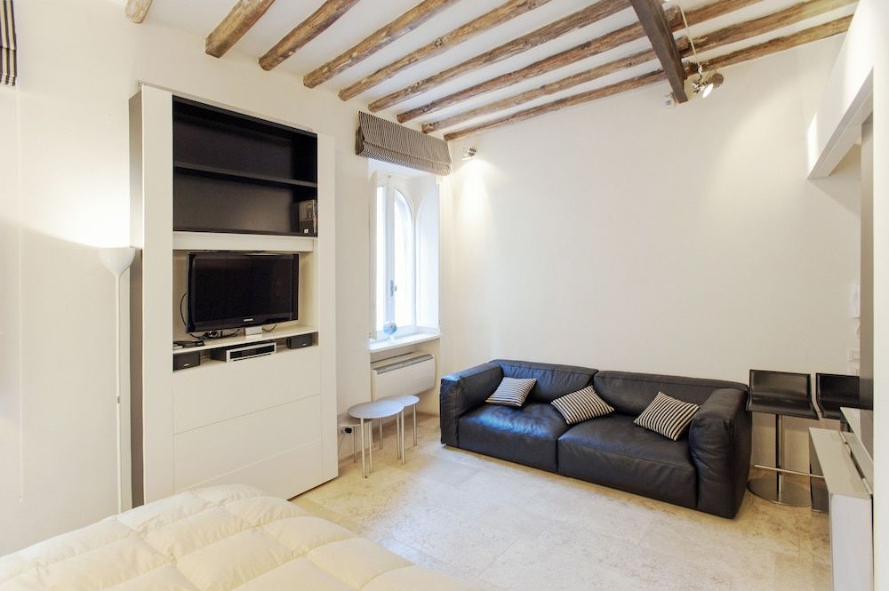 undefined Oro - WR Apartments near Castel Sant'Angelo 10