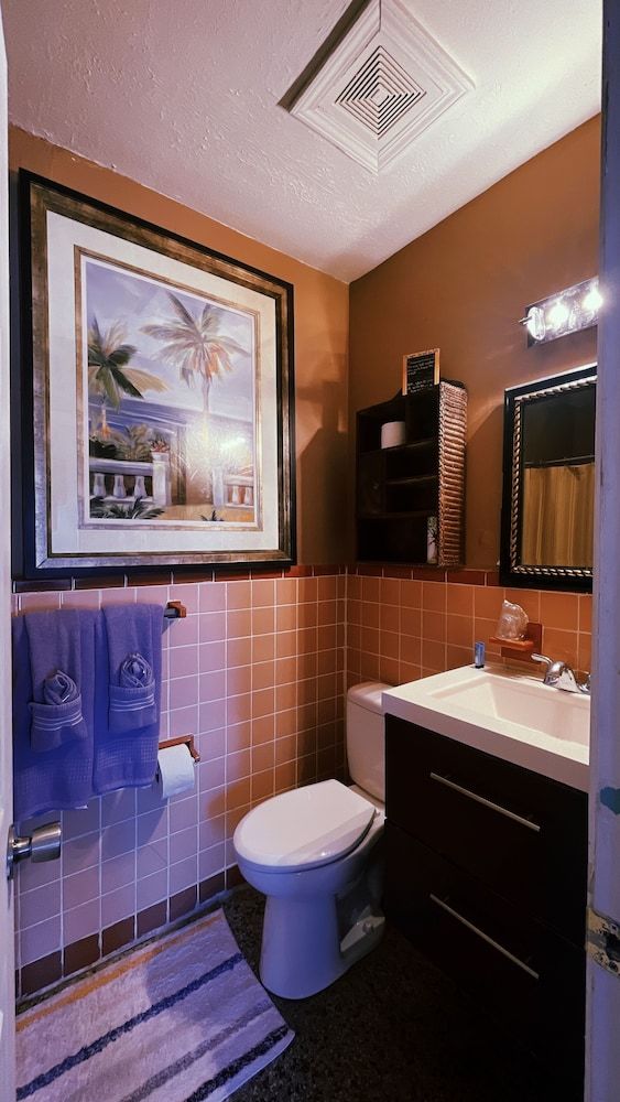 Shamrock Cove Inn 1 Queen Bed 9