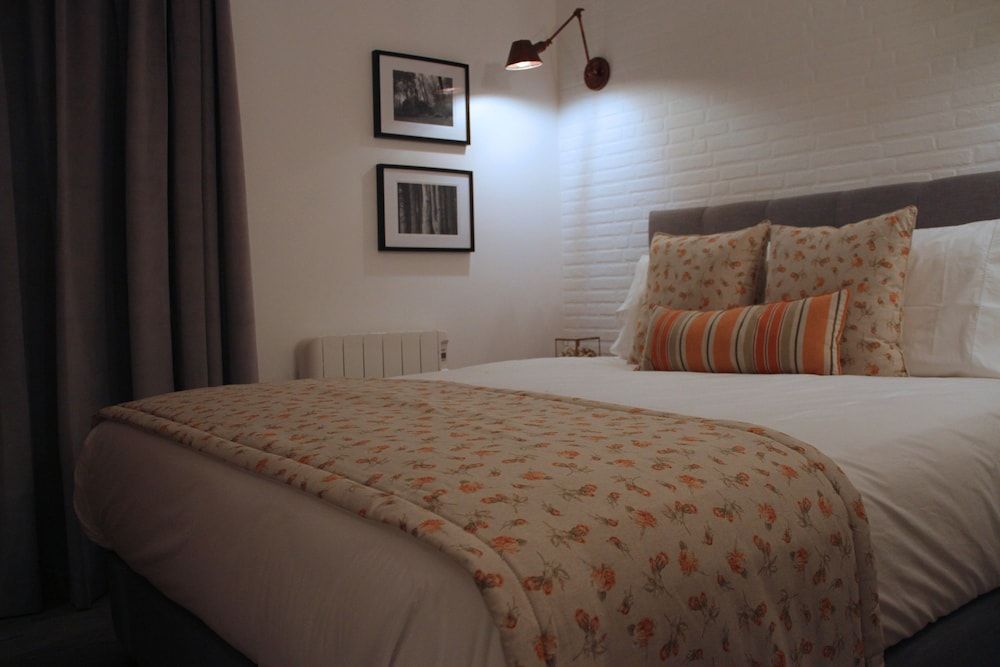 Storytellers Villas Studio, 1 Queen Bed, Terrace, Garden View 4