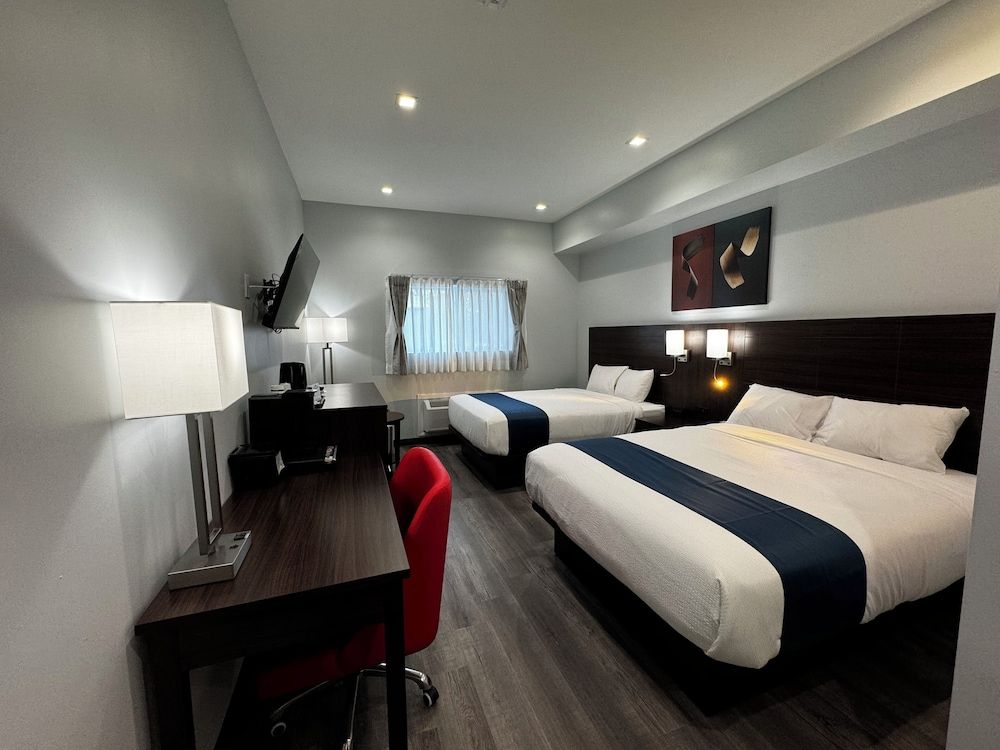 Room, 2 Queen Beds, Non Smoking