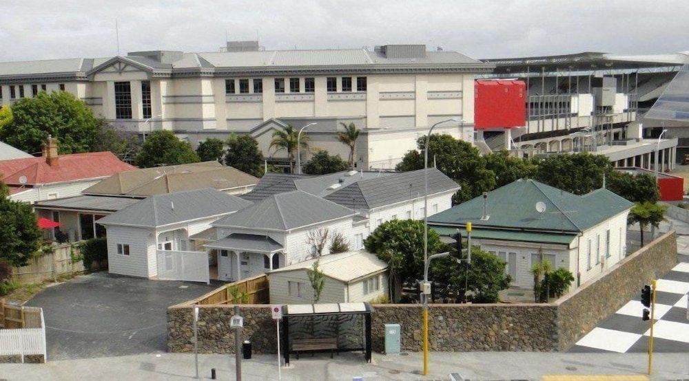 undefined Eden Park Motel 6